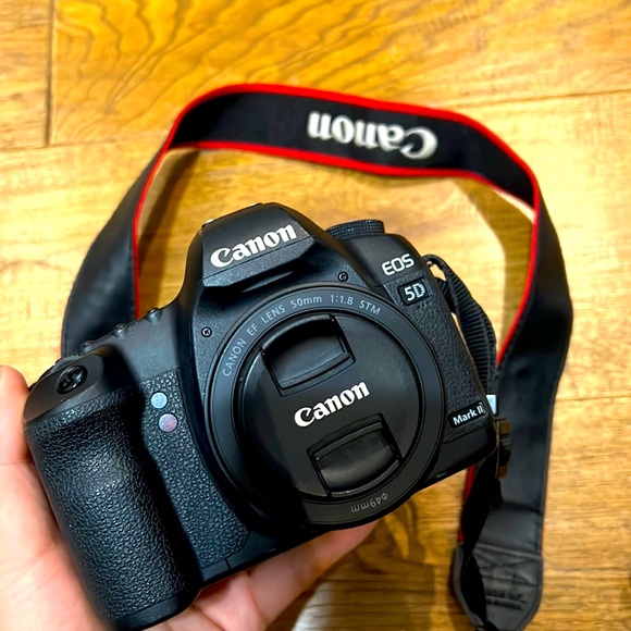 Canon Camera 5D Mark II - Picture 1 of 5